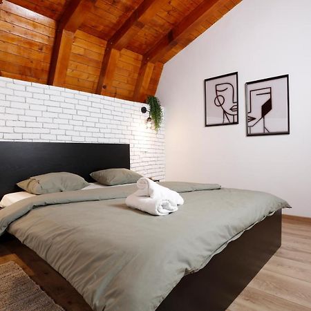 One Love Central Cottage Bucureşti Ngoại thất bức ảnh