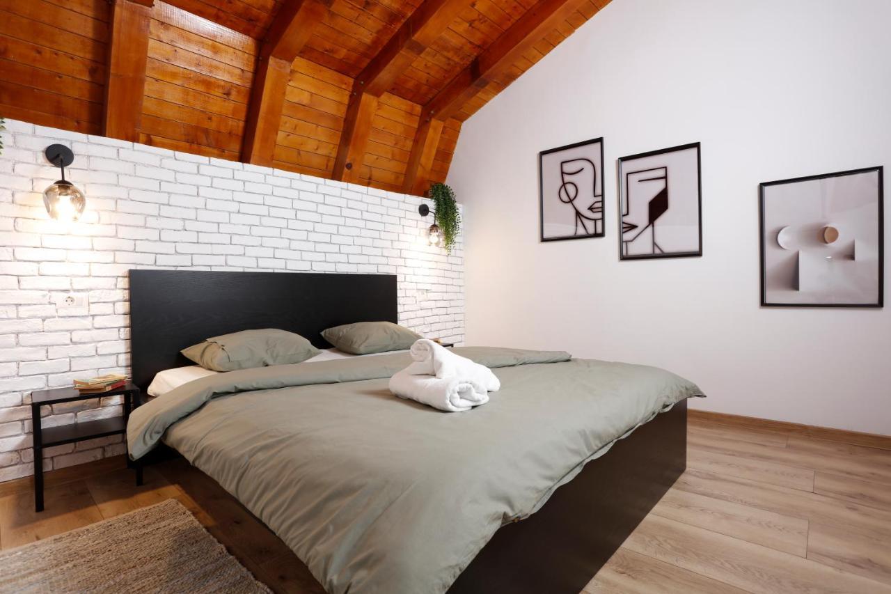 One Love Central Cottage Bucureşti Ngoại thất bức ảnh